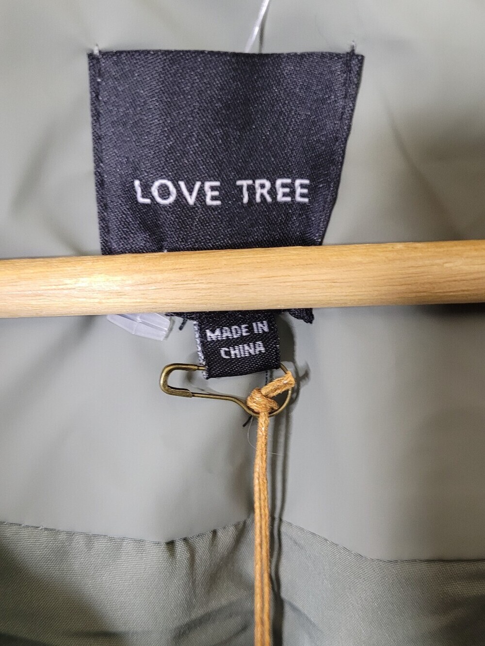 Love Tree Cropped Puffer Vest NWT - Picture 5 of 8